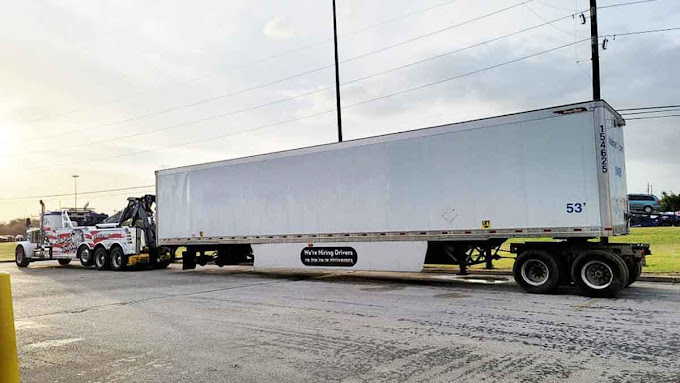 Priority Towing commercial transport and heavy wrecker in Houston